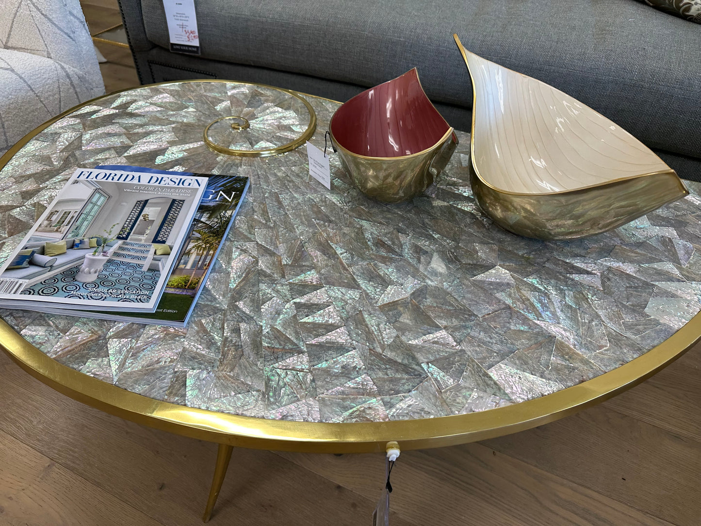 CLOSS COCKTAIL TABLE