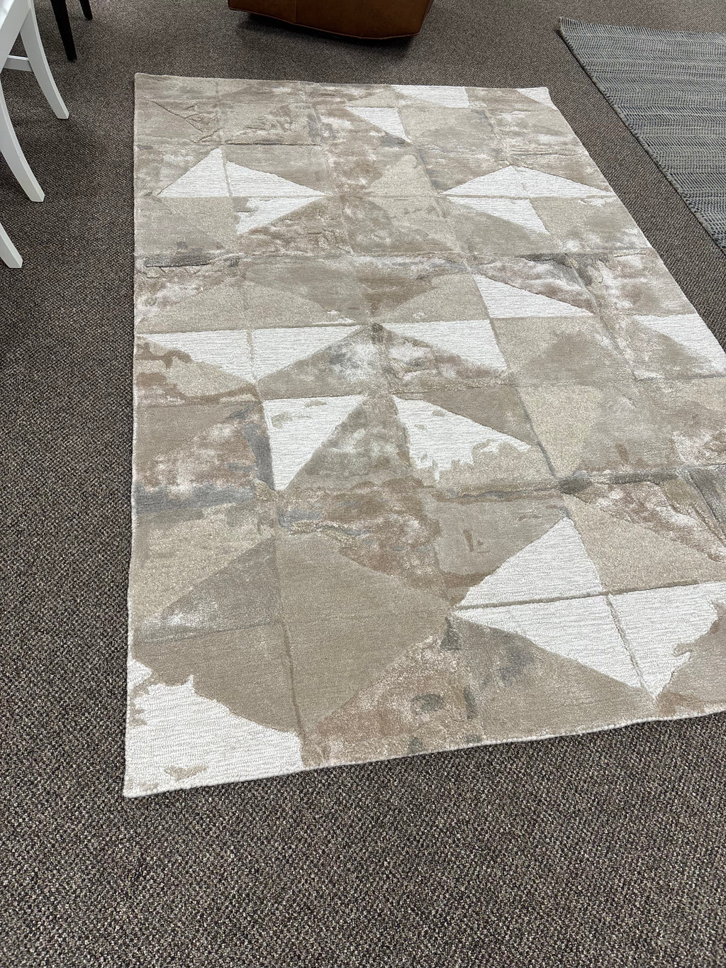 Fragment rug 5 x 8