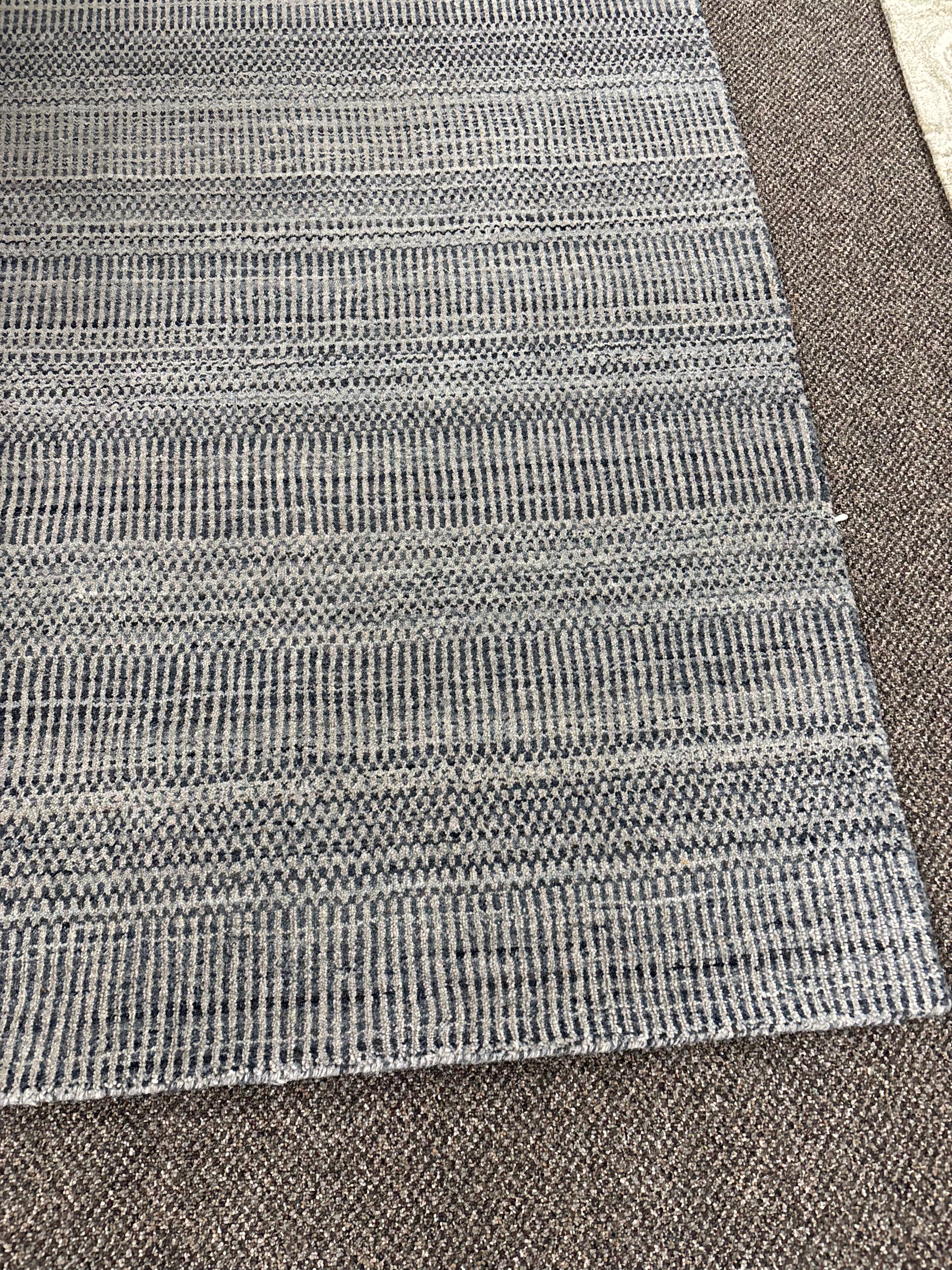 ALLEANZA RUG IN COBBLESTONE 8 X 10