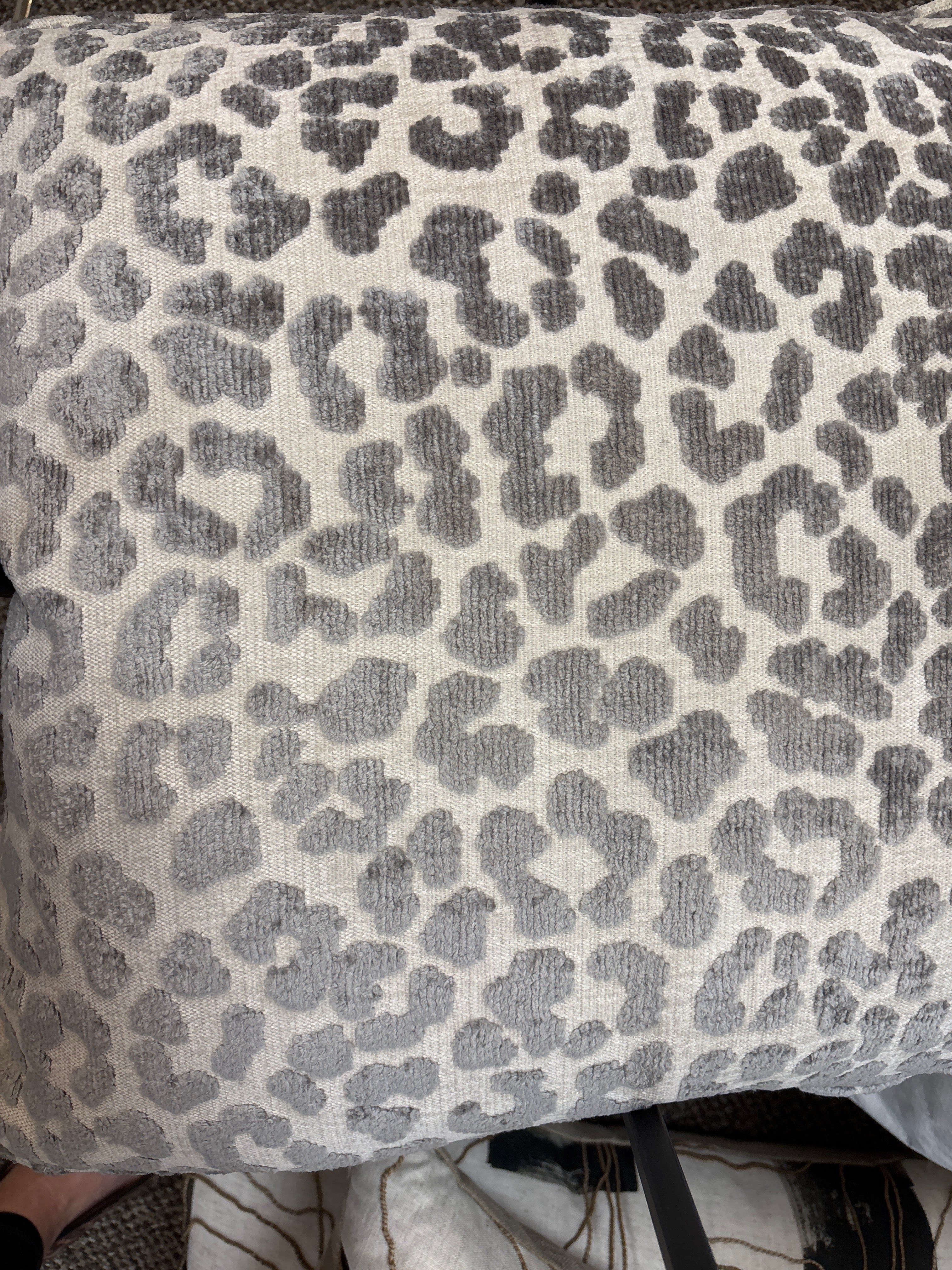 SILVER LEOPARD THROW PILLOW