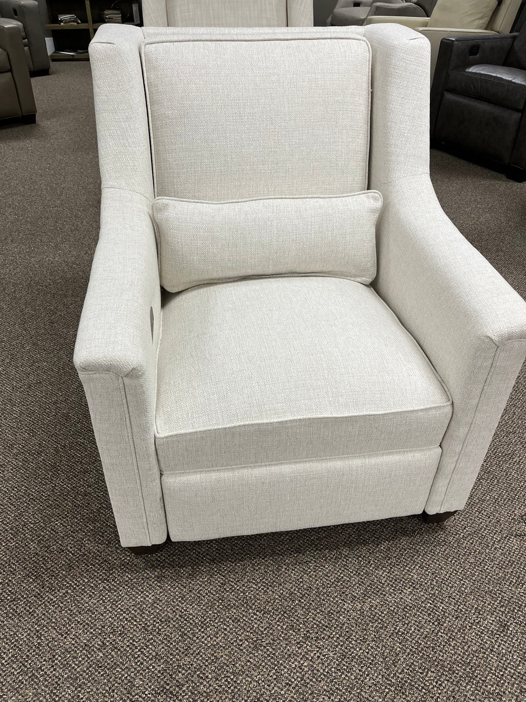 U CHOOSE MOTION PETITE RECLINER 1