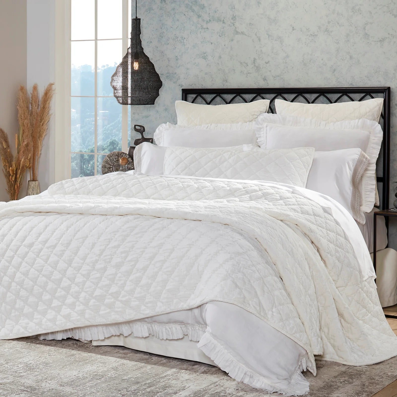 CLERMONT KING QUILT- WHITE