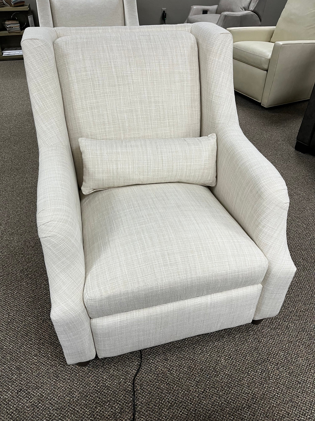 U CHOOSE MOTION PETITE RECLINER 2