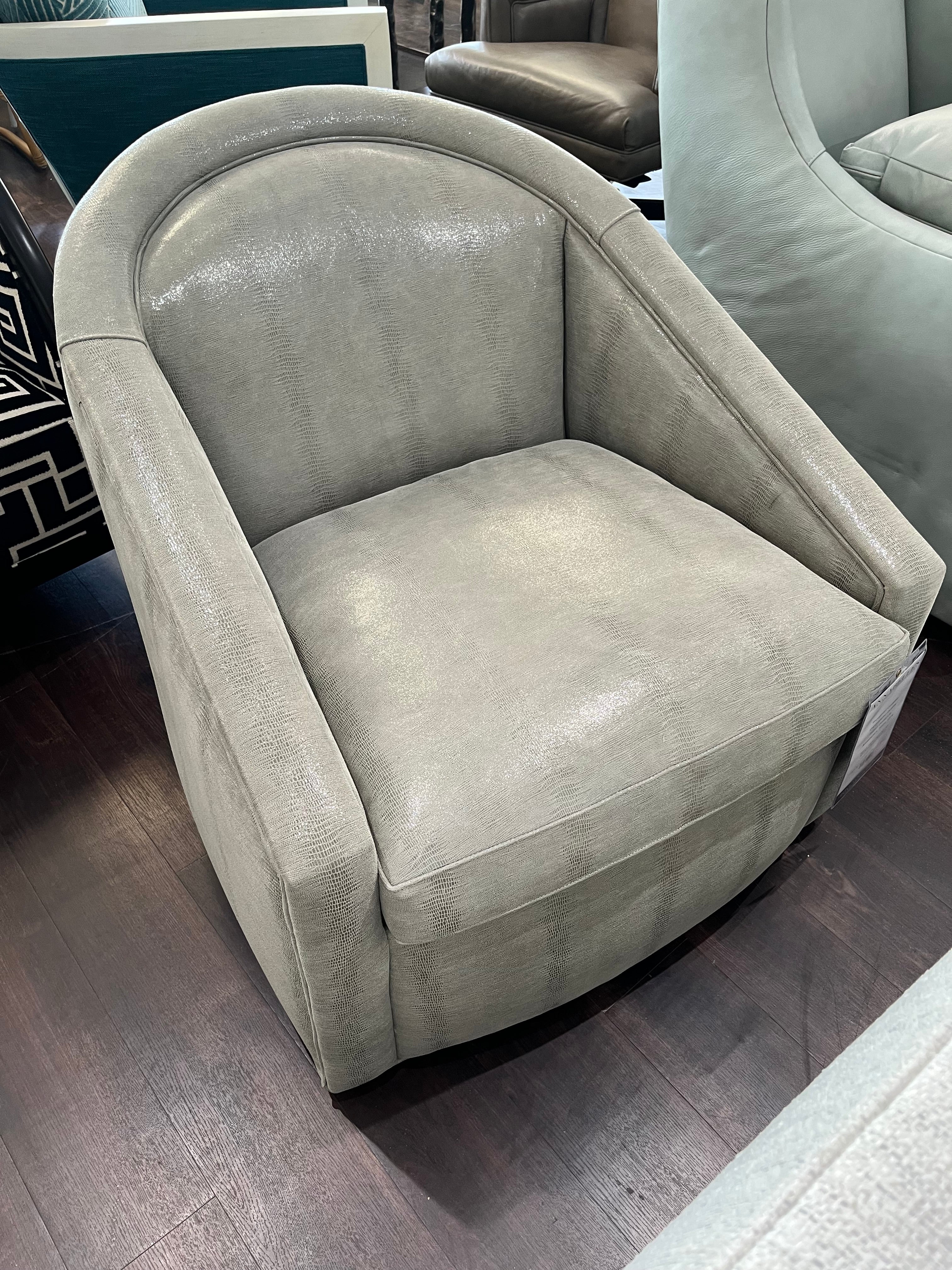 OZZY SWIVEL CHAIR
