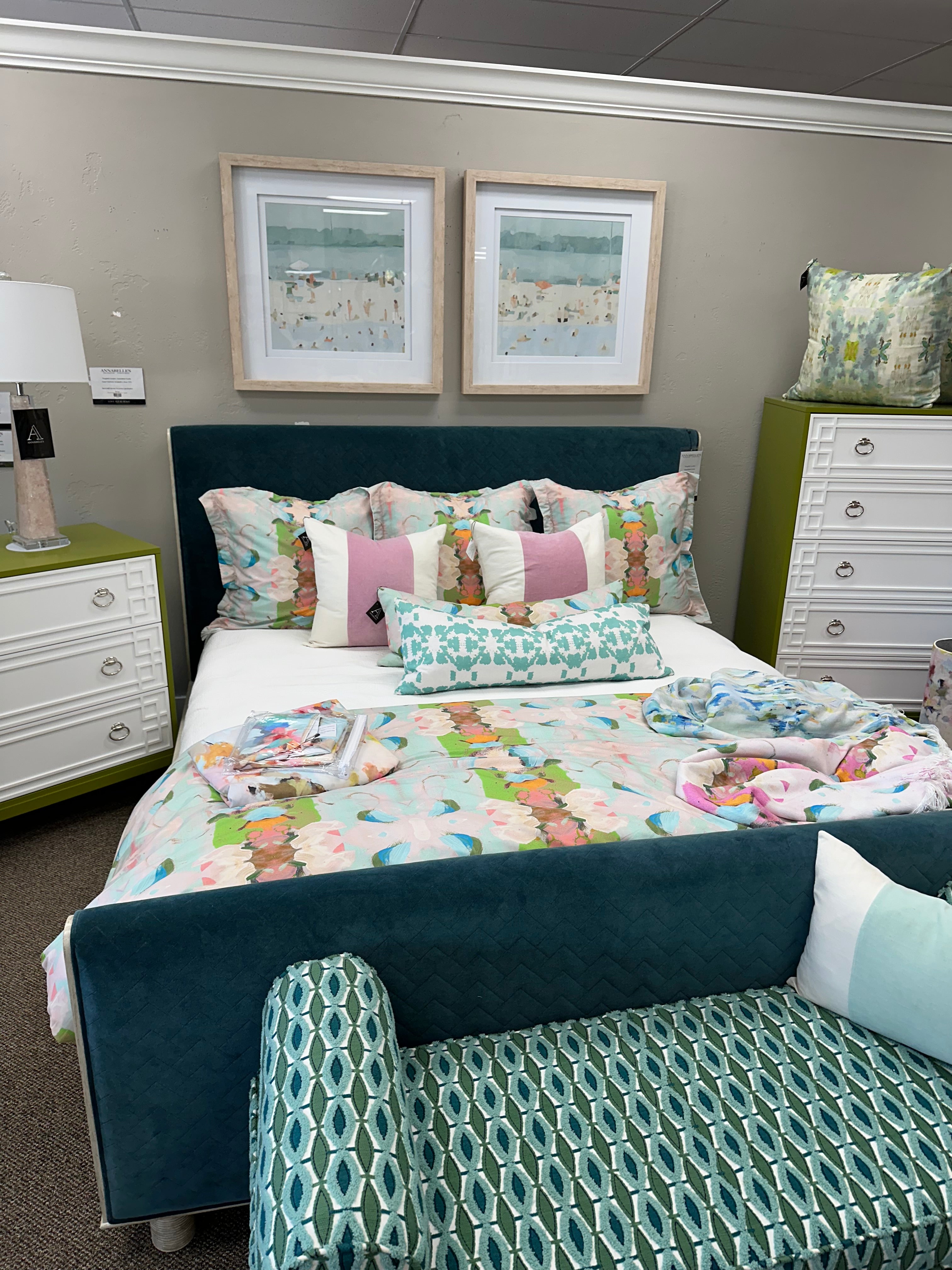 ROLLO KING BED