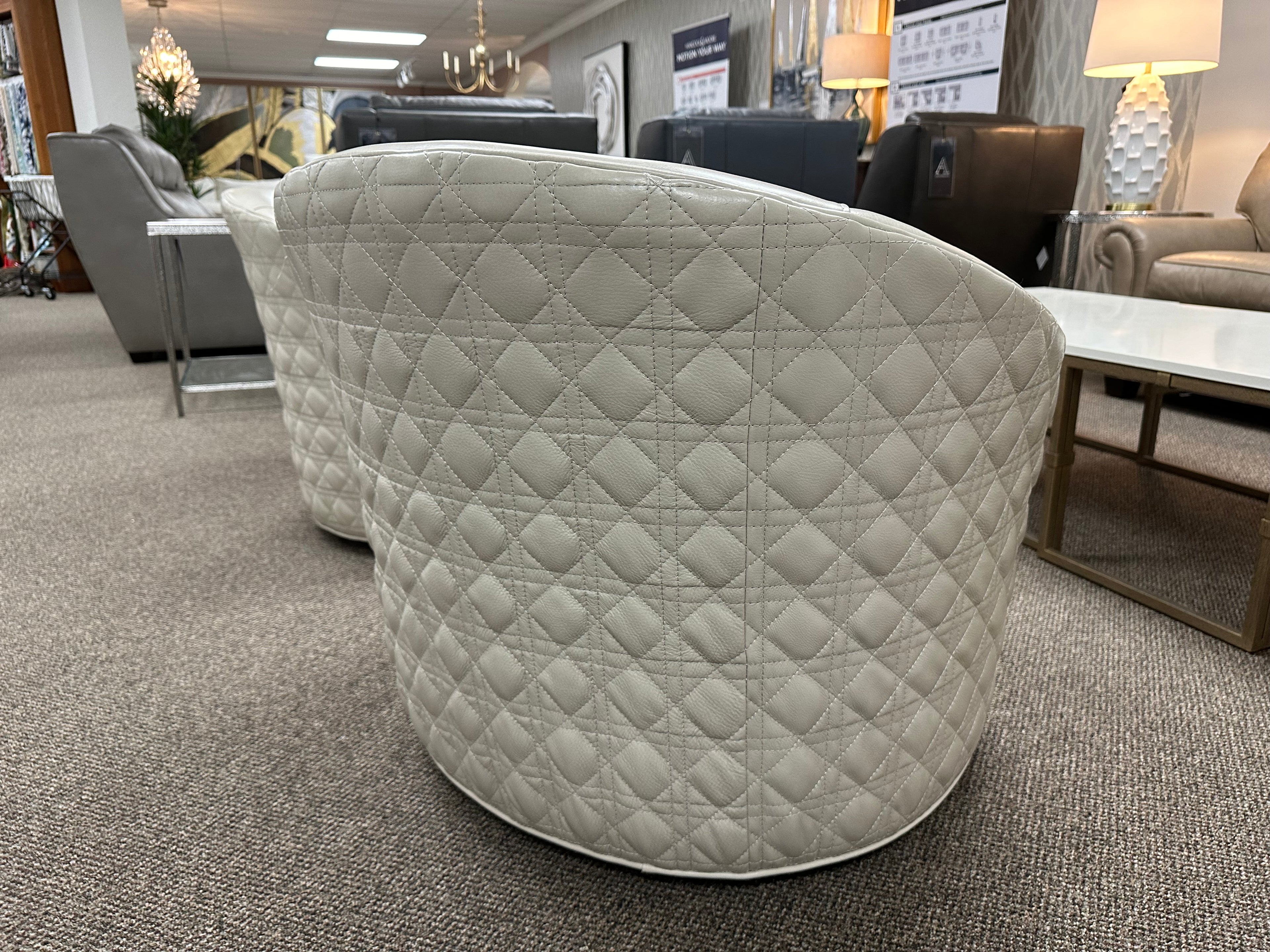 ALCOVE SWIVEL CHAIR