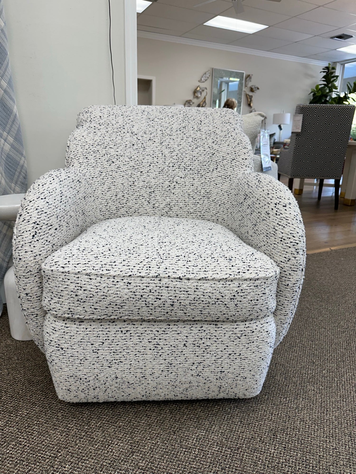 AVALON SWIVEL CHAIR