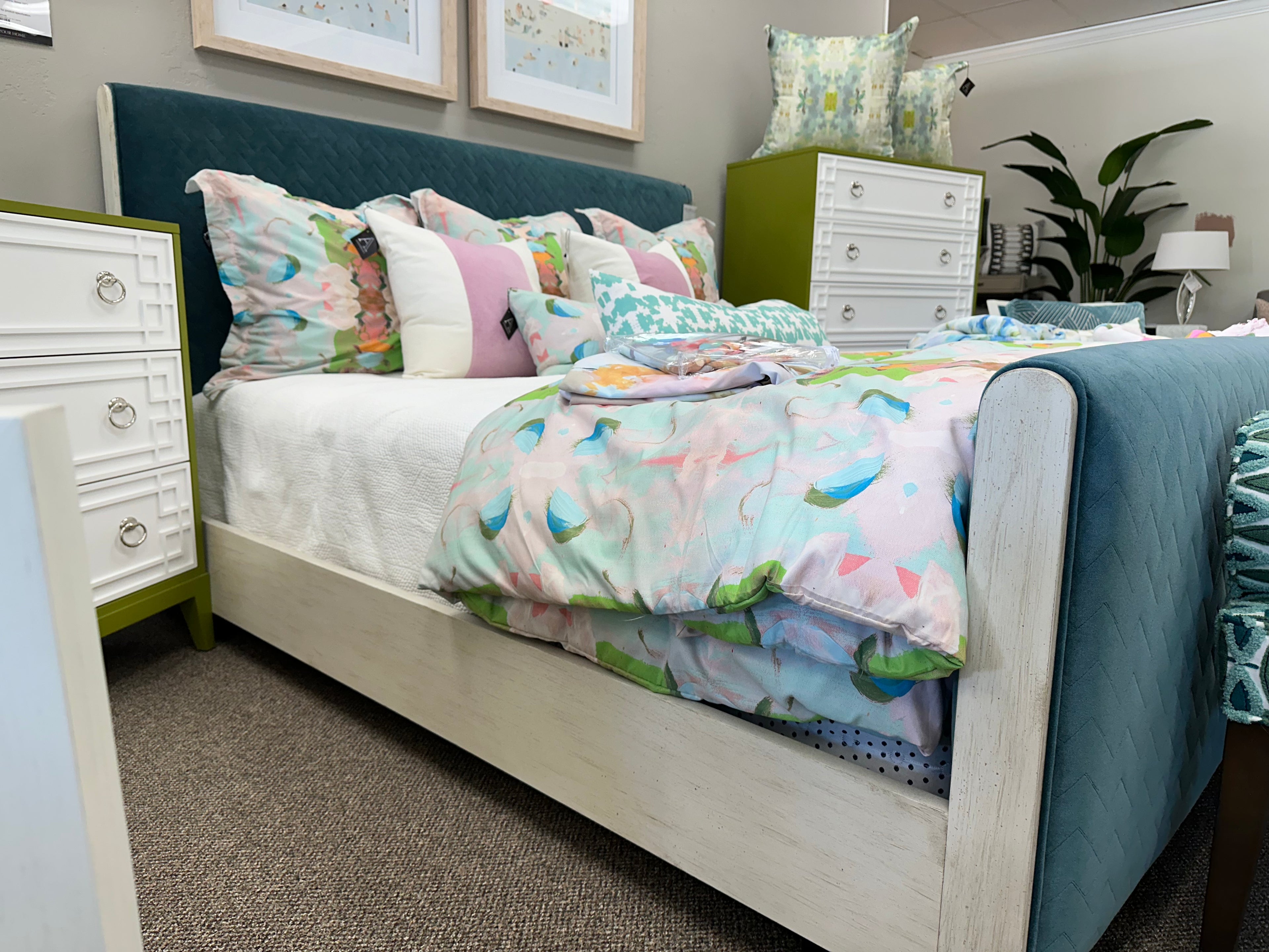 ROLLO KING BED