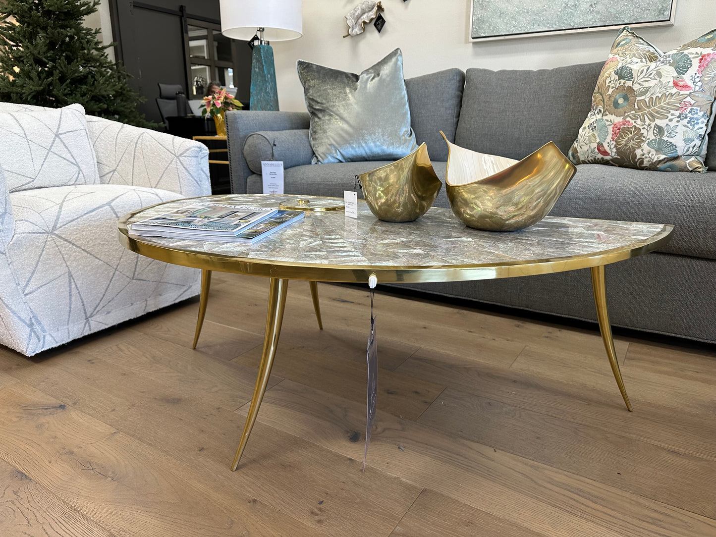 CLOSS COCKTAIL TABLE