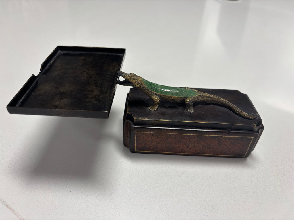 ALLIGATOR CARD HOLDER