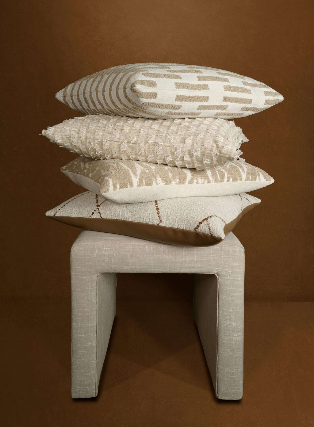 ROBIE 22" THROW PILLOW