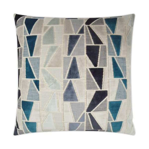 Zander 22" Throw Pillow